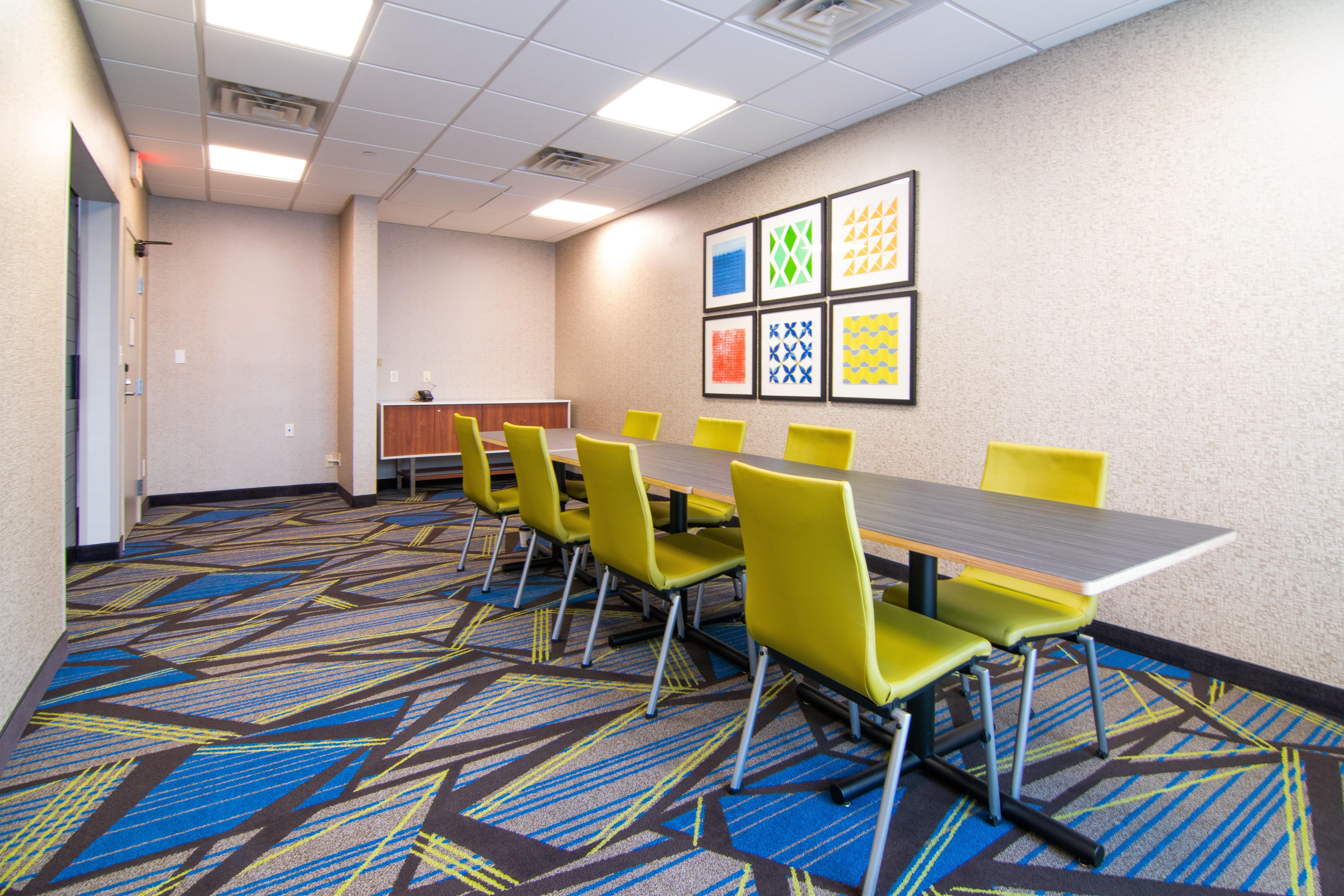 Holiday Inn Express & Suites - Indianapolis Northwest By Ihg Exterior photo